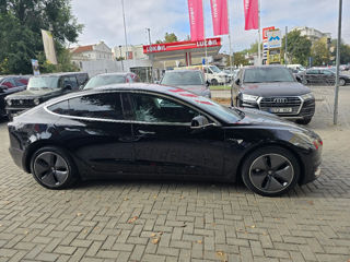 Tesla Model 3 foto 2