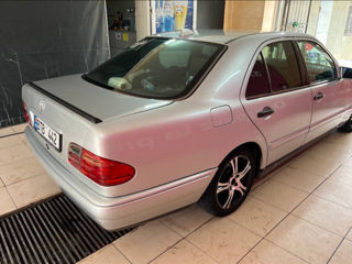 Mercedes E-Class foto 4