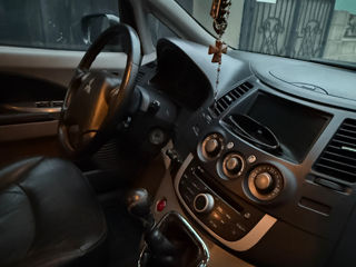 Mitsubishi Grandis foto 5