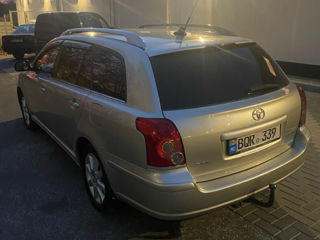 Toyota Avensis foto 3