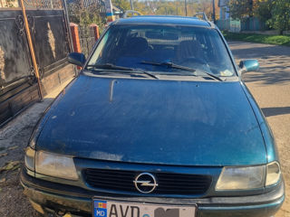 Opel Astra foto 2