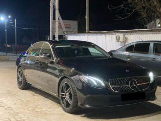 Mercedes E-Class foto 2