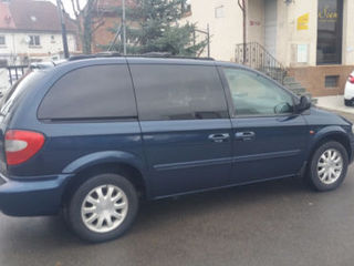 Chrysler Voyager foto 2