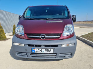 Opel Vivaro foto 1