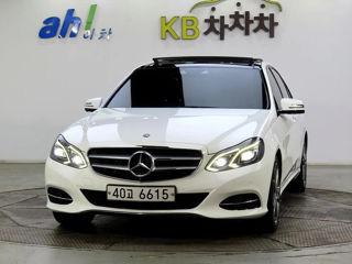 Mercedes E-Class foto 2