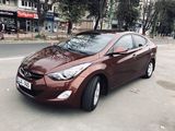 Hyundai Elantra foto 1