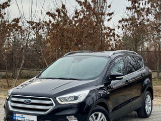 Ford Kuga foto 2