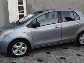 Toyota Yaris foto 2