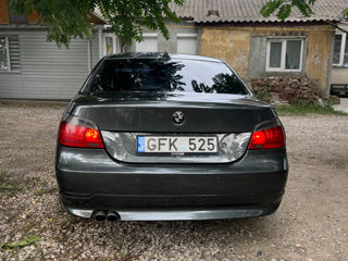 BMW 5 Series foto 4