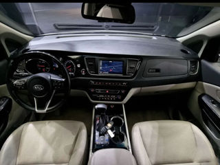 KIA Carnival foto 3