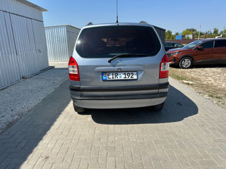 Opel Zafira foto 6