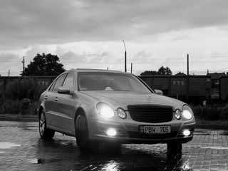 Mercedes E-Class foto 1