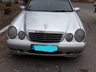 Mercedes E Class foto 2