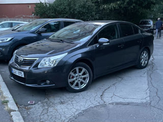 Toyota Avensis foto 2