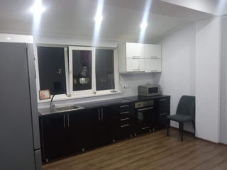 Apartament cu 3 camere, 120 m², Durlești, Chișinău foto 2