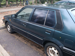 Nissan Sunny foto 5