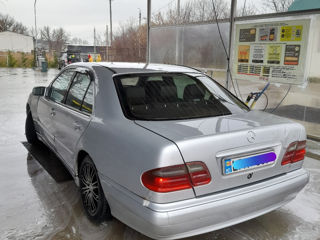 Mercedes E-Class foto 3