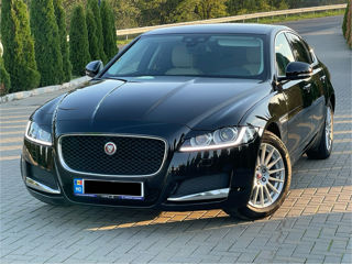 Jaguar XF foto 2