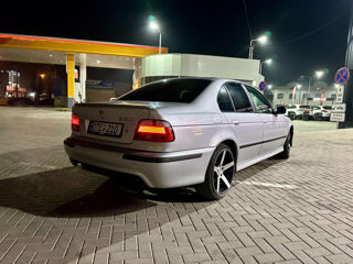 BMW 5 Series foto 4