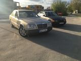 Mercedes Series (W124) foto 5