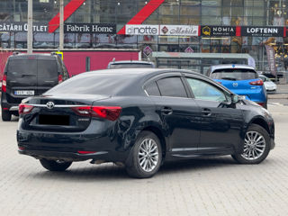 Toyota Avensis foto 4