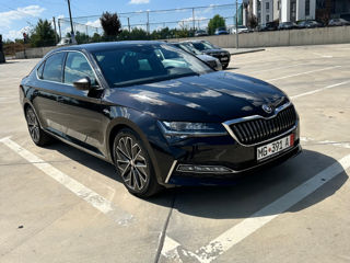 Skoda Superb foto 2