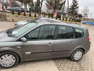 Renault Grand Scenic foto 2