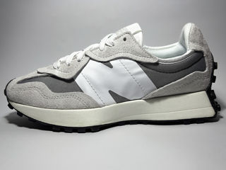 New Balance 327 (mărimea 41,5)