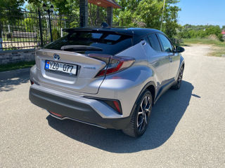 Toyota C-HR foto 4