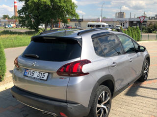 Peugeot 2008 foto 2