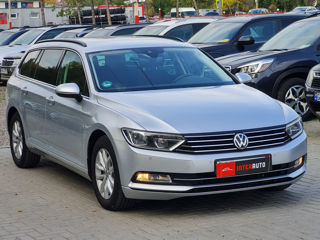 Volkswagen Passat foto 3