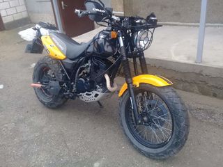 Hyosung survival scramler foto 2