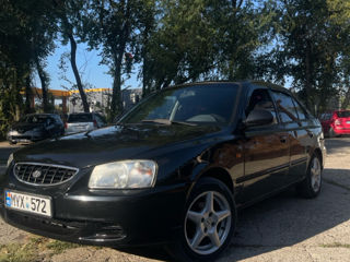 Hyundai Accent foto 6