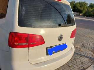 Volkswagen Touran foto 2