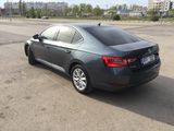 Skoda Superb foto 1