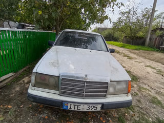 Mercedes Series (W124) foto 1