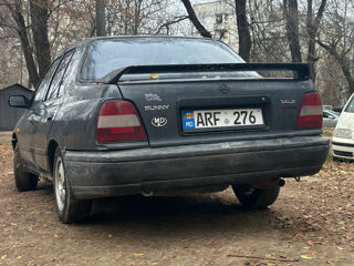 Nissan Sunny foto 3