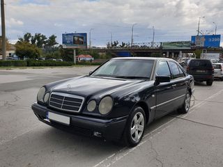 Mercedes E Class foto 3