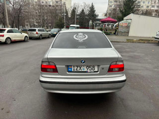 BMW 5 Series foto 9