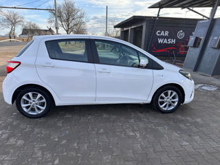 Toyota Yaris foto 1