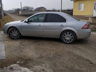 Ford Mondeo foto 6