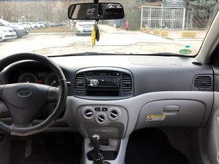 Hyundai Accent foto 5