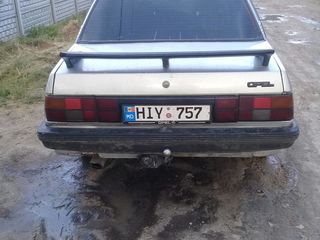 Opel Ascona foto 2