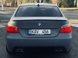 BMW 5 Series foto 5