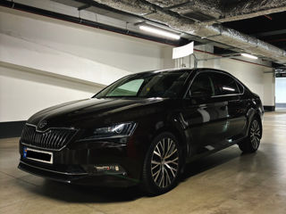 Skoda Superb foto 1