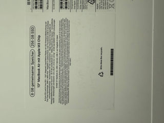 MacBook Air 13 M3 NOU 2024 foto 2