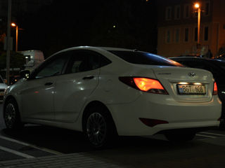 Hyundai Accent foto 9