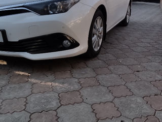 Toyota Auris foto 2