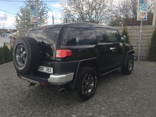 Toyota FJ Cruiser foto 1