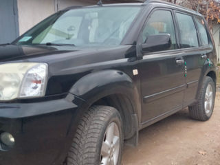 Nissan X-Trail foto 2